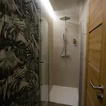 Hisa Trelc- Sobe 4* Komenda