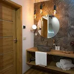 Hisa Trelc- Sobe 4* Komenda