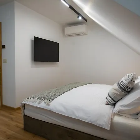 Hisa Trelc- Sobe 4*