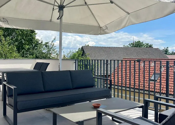 Hisa Trelc- Sobe 4* Komenda