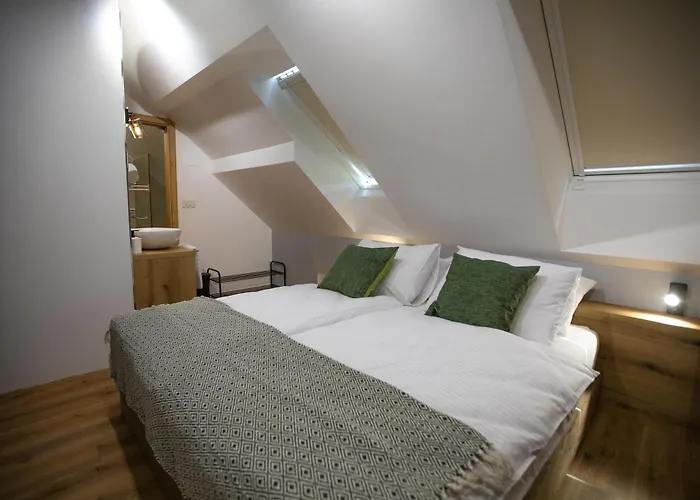 Hisa Trelc- Sobe Hotel Komenda