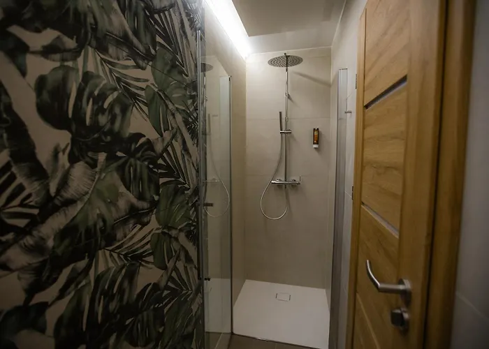 Hisa Trelc- Sobe 4* Komenda