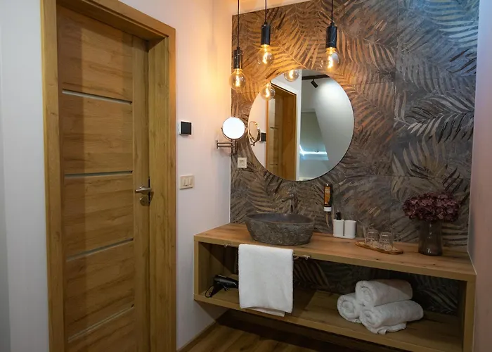 Hisa Trelc- Sobe 4* Komenda