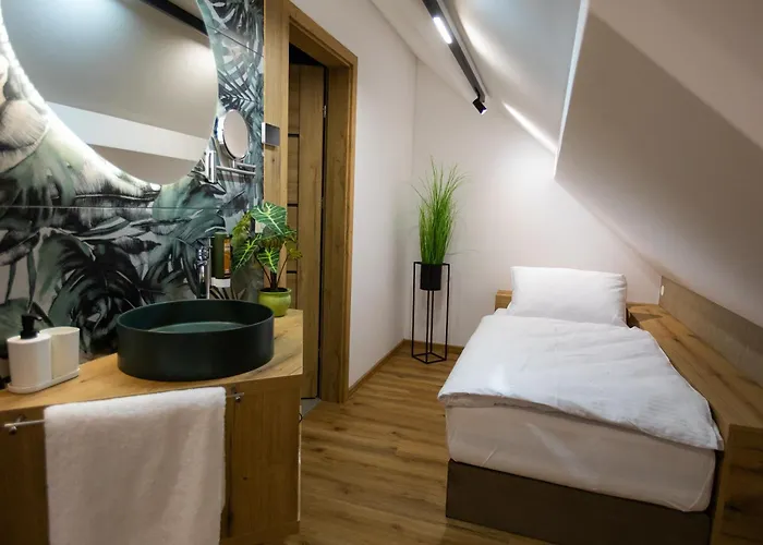 Hisa Trelc- Sobe Hotel Komenda