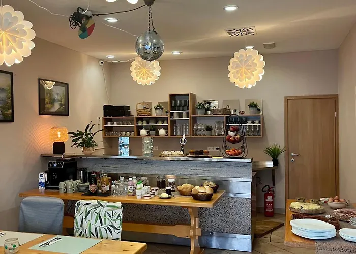 Hisa Trelc- Sobe Hotel Komenda